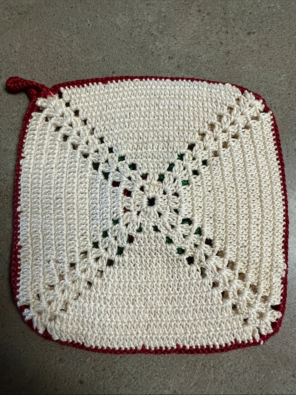 Vintage 4-Piece Handmade Crochet Potholder Set 3D Red Roses Granny Square